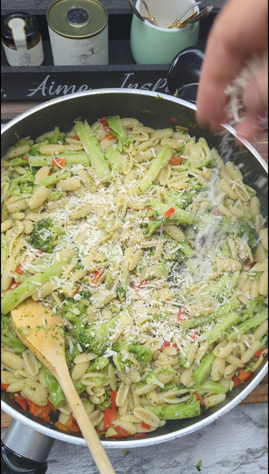 PXL_20260402_230857718.TS - frame at 0m7s